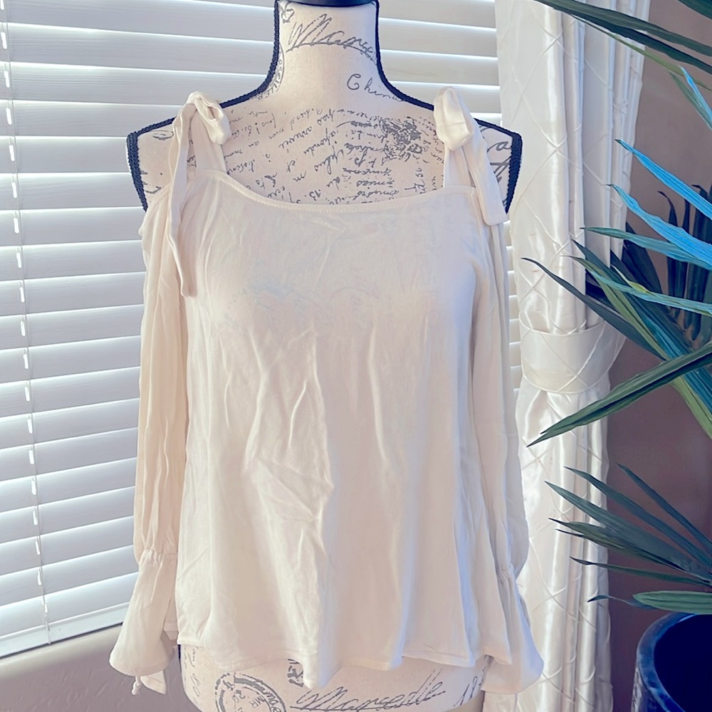 Ivory cold shoulder top